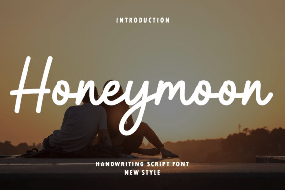 用 Honeymoon 做社媒封面，大字号才对味